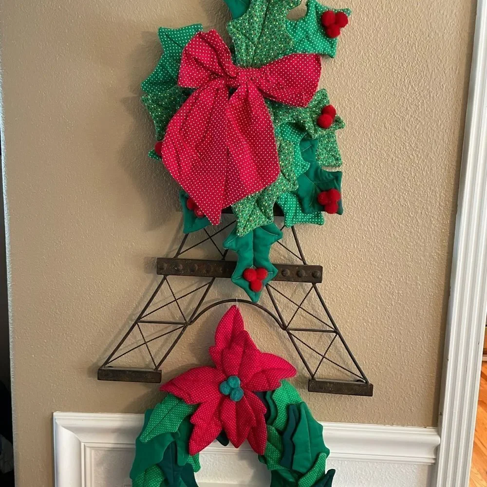 Christmas Cloth Holly Berry Wreaths Handmade 1970’s set of 2